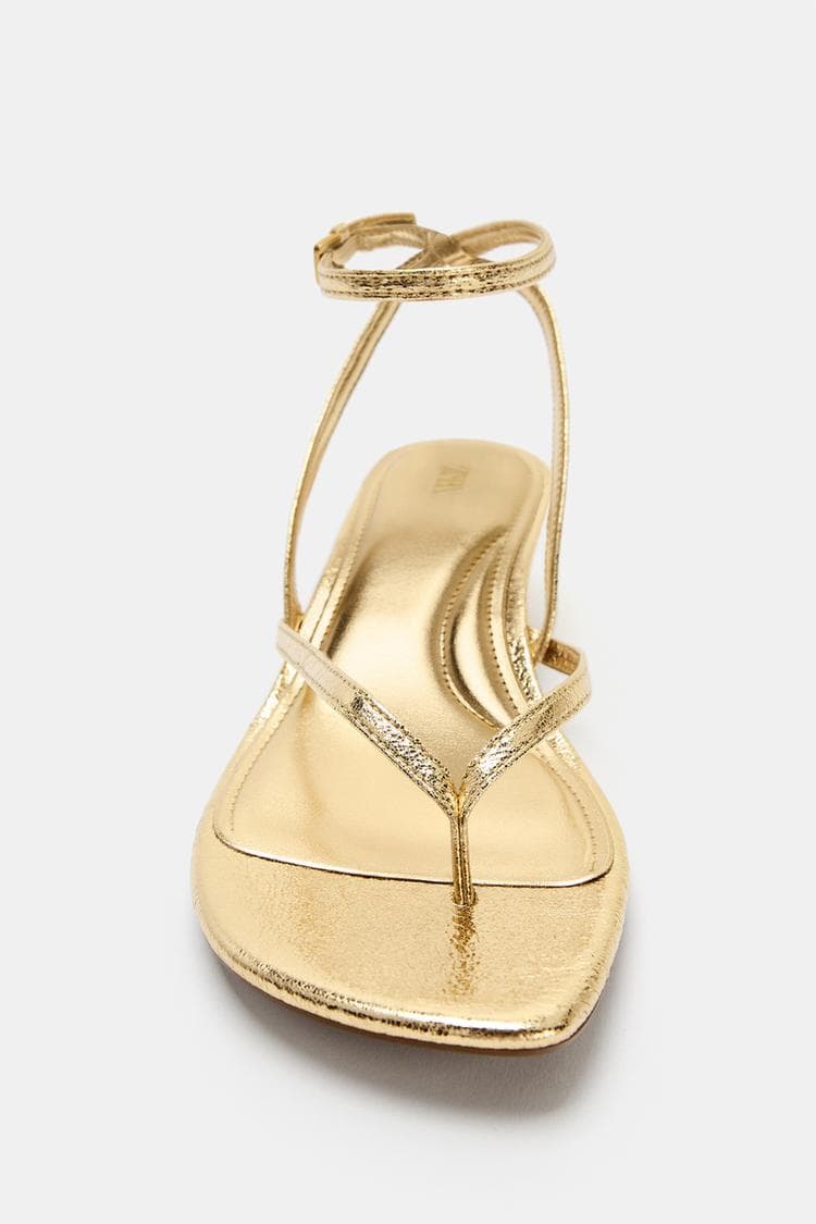 Pointed Toe Kitten Heels detail 4