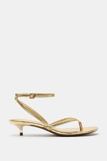 Pointed Toe Kitten Heels detail 3