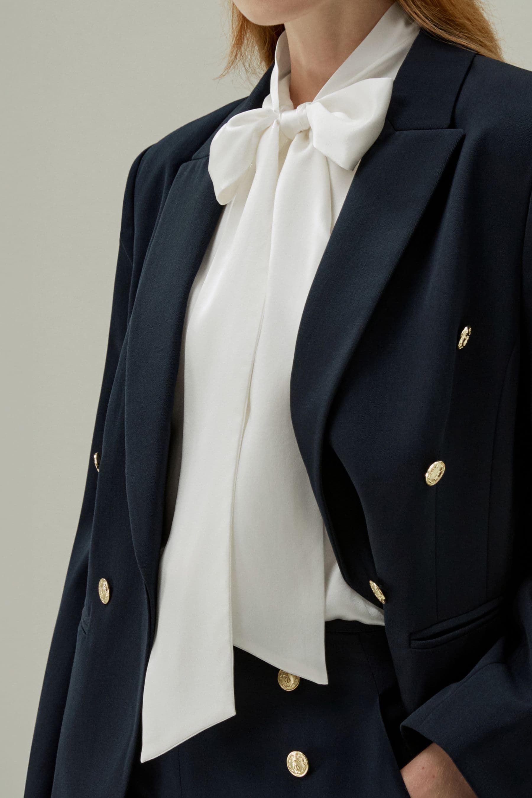 Bow-Tie Silk Blouse detail 3